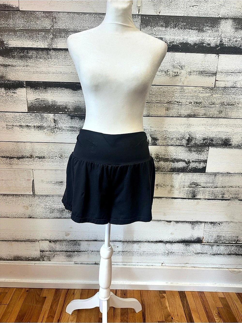 Halara Athletic Shorts in Black Large Like New